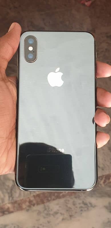 Iphone xs with original apple charger 1