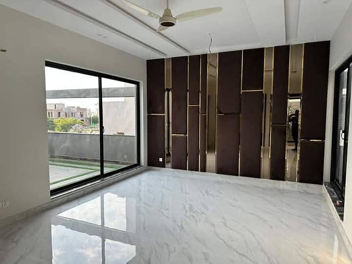 1 kanal upper portion available for rent in Velencia housing society Lahore 6