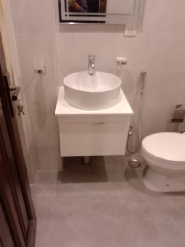 Two Bedrooms Apartment For Sale in Bahria Town Lahore. 8