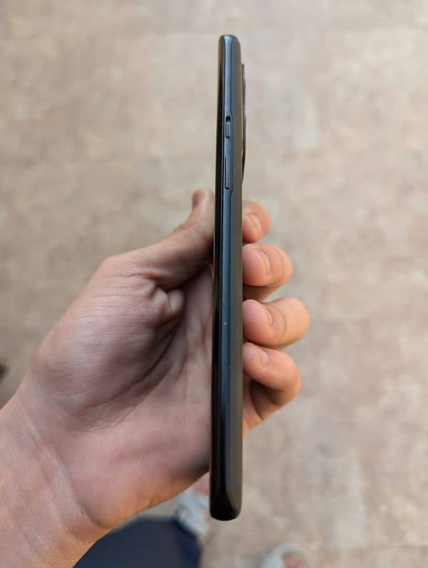 OnePlus 9 Pro 12/256, PTA approved, green line 14