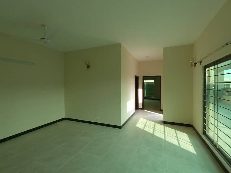 Fair-Priced 375 Square Yards House Available In Askari 6 6