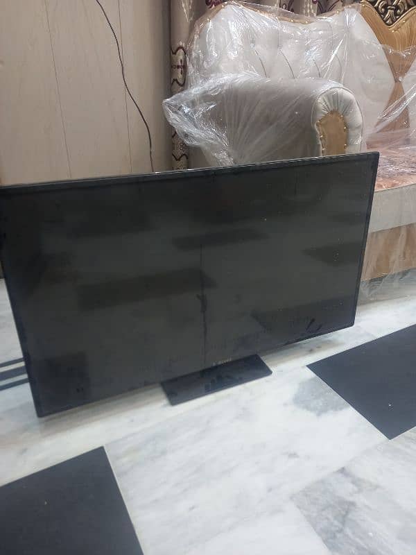 Samsung Led Tv 40 inch simple 0321///512///0593 good condition 1