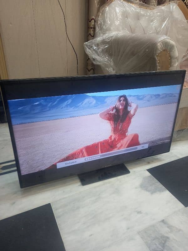 Samsung Led Tv 40 inch simple 0321///512///0593 good condition 4