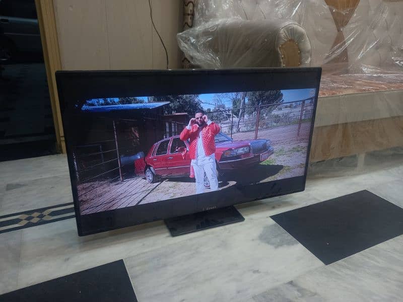 Samsung Led Tv 40 inch simple 0321///512///0593 good condition 7