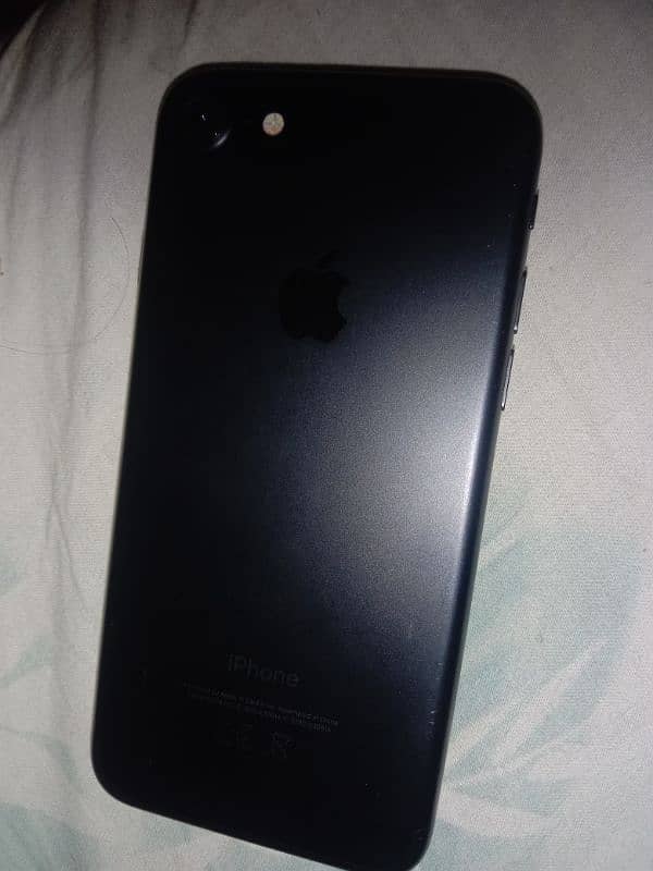 IPHONE 7 IN BLACK COLOUR 2