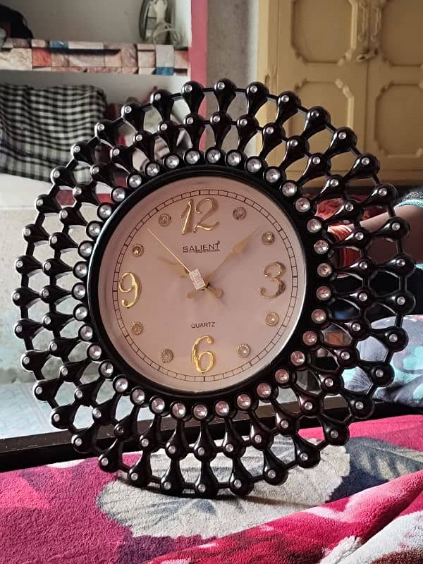 beautiful wall clock 0