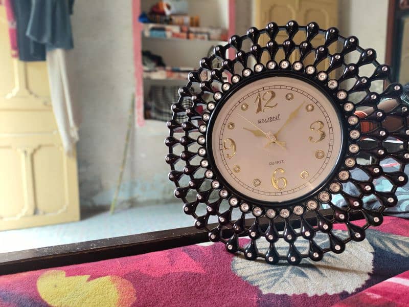 beautiful wall clock 1