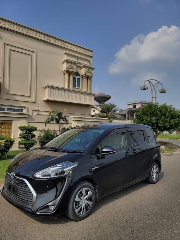 Toyota Sienta 2024 4