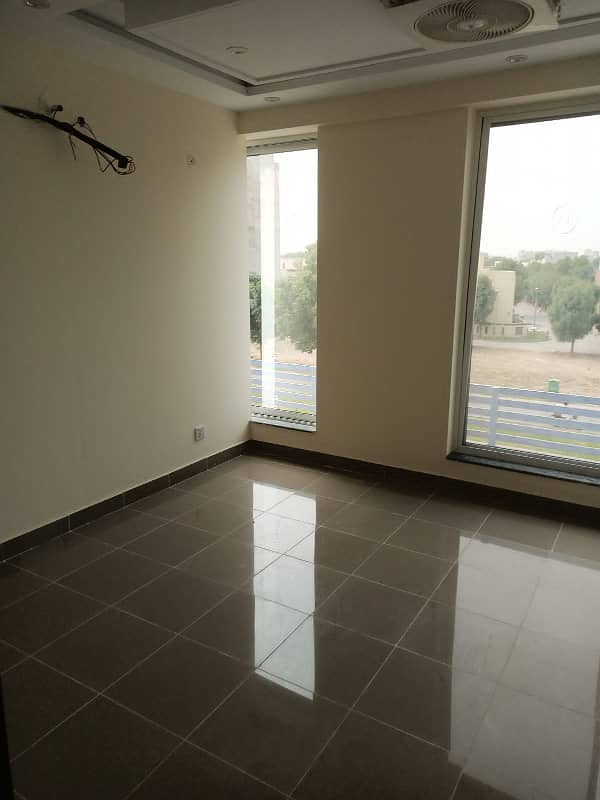 One Bedroom Flat For Sale in Bahria Town Lahore. 9