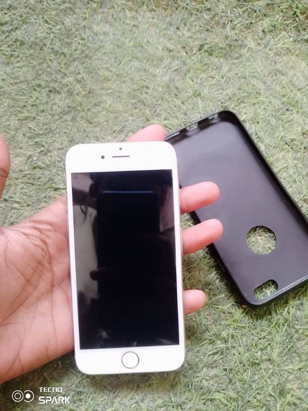 iphone 6 non pta bettery helth 100 condition 10/9 only 10000 0