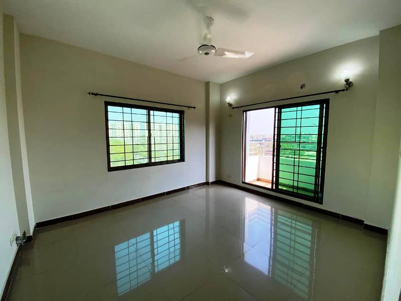 Exclusive Open View Near Mosque & Park 3rd Floor Apartment For Sale In Prime Location Call Now! 6