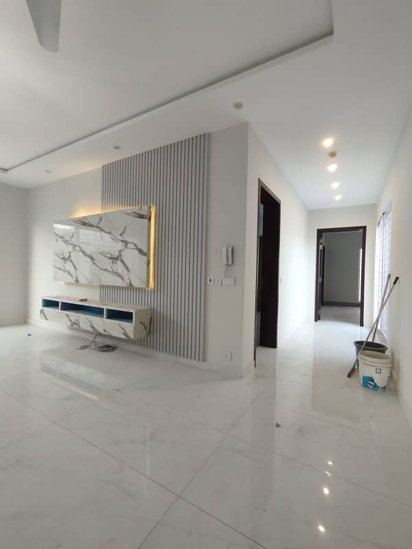 Dha Phase 6 Near Raya Fairways Commercial 22 MARLA BRAND-NEW UPPER PORTION FOR RENT UNBELIEVABLE DEMAND 3