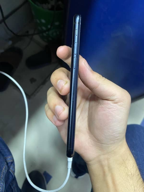 iPhone SE brand new condition 3