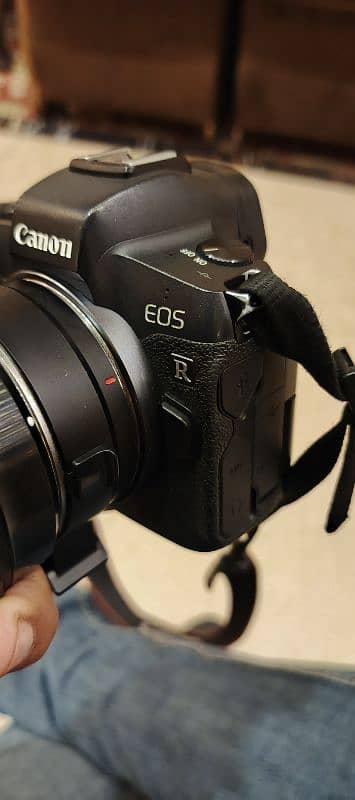 Canon EosR With Sigma 35mm DG  1.4 3