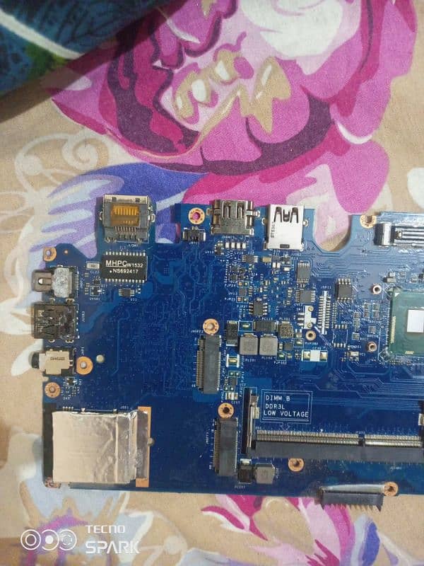 Dell latitude e7250 motherboard (dead) with processor 5