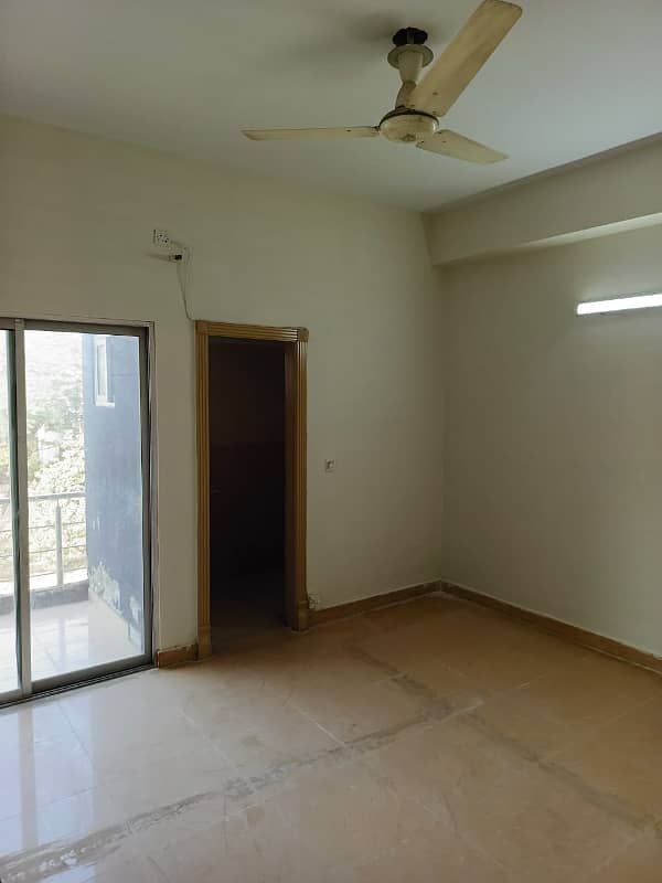 10marla 3beds DD TV lounge kitchen attached baths neat clean ground portion for rent in G 13 4 islamabad 0