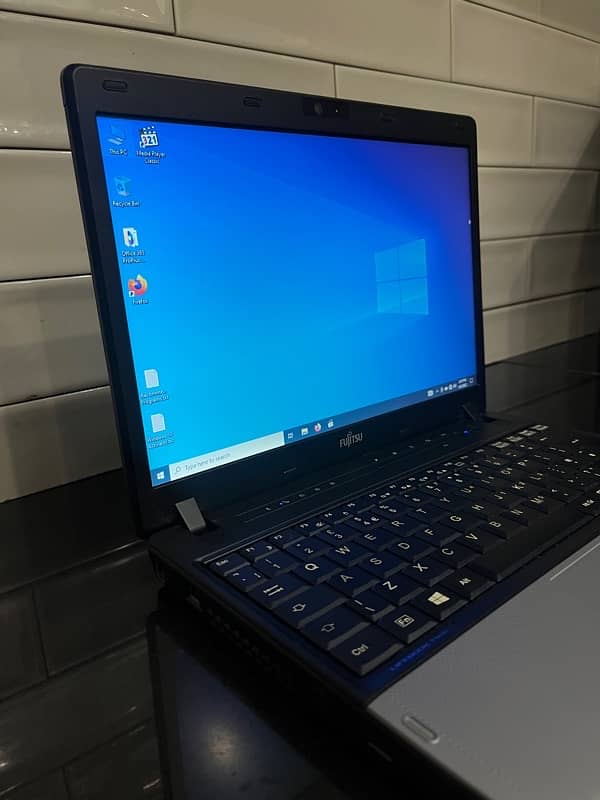 Laptop Fujitsu 3