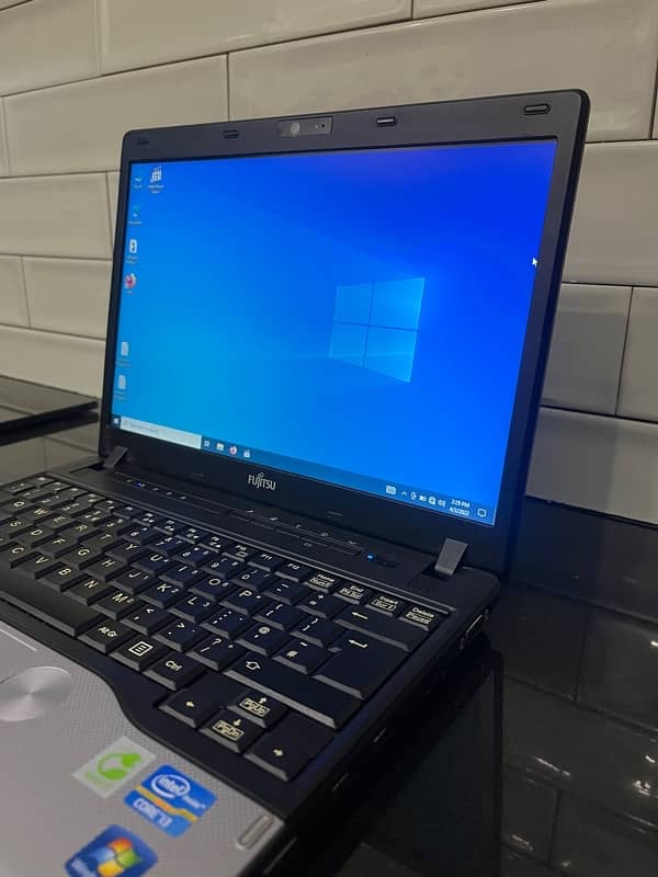 Laptop Fujitsu 4