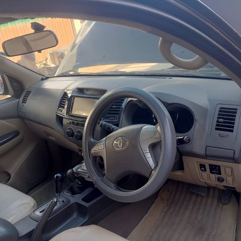 Toyota Fortuner 2.7 VVTi 2013 8