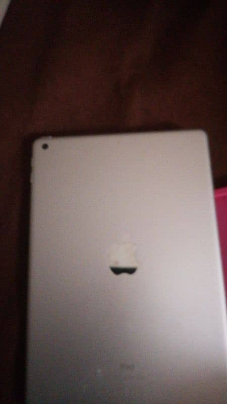 ipad 5 Generation for sale  32GB 2