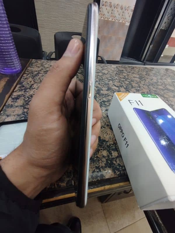 Oppo F11 4