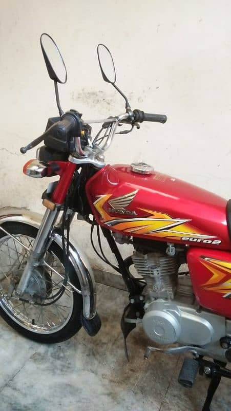 Honda 125= 2021 modal bio matic majood hai 9