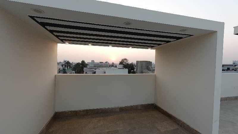 Brand New Bungalow For Sale in Gulshan-e-Iqbal 18