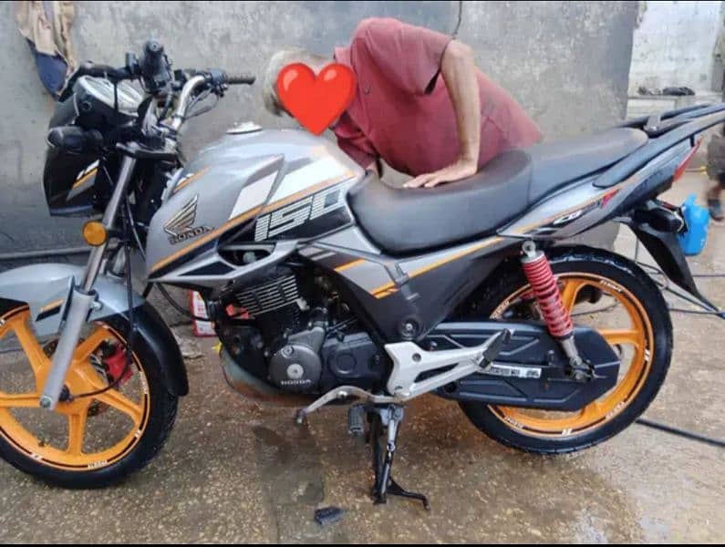 Honda cb150f 2022 SE (silver/orange) 15