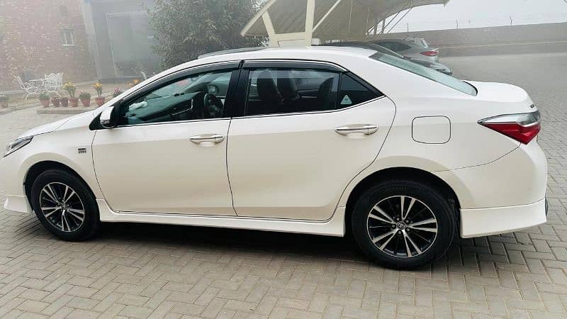 Toyota Corolla Altis X 2021 4