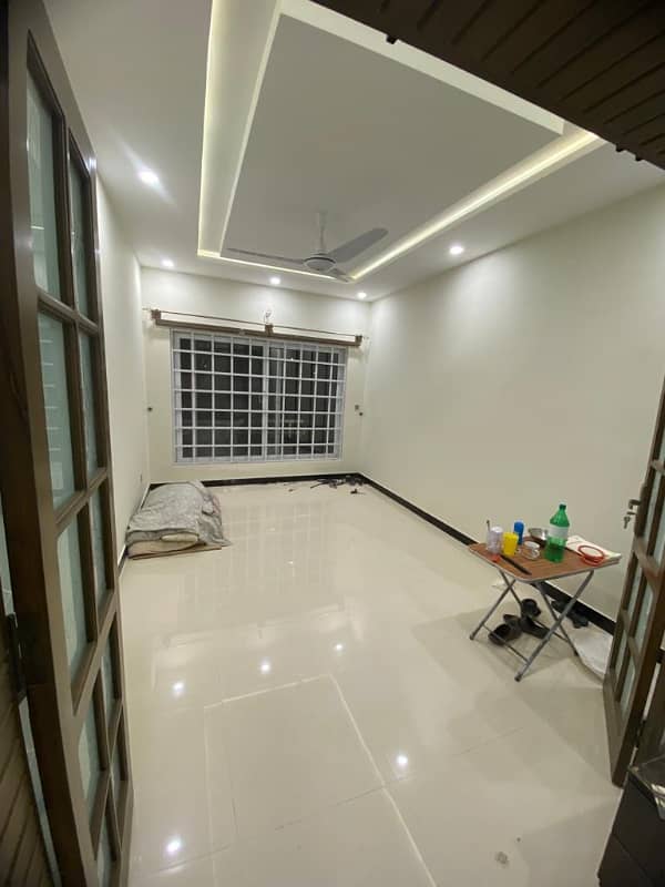 1 kANAL UPPER PORTION AVAILABLE FOR RENT IN GULBERG GREEN ISLAMABAD 6