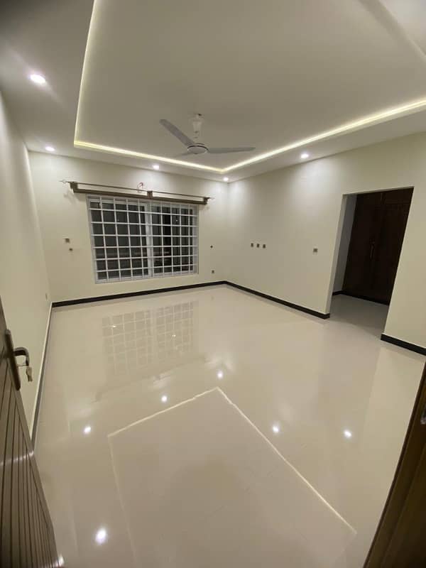 1 kANAL UPPER PORTION AVAILABLE FOR RENT IN GULBERG GREEN ISLAMABAD 8