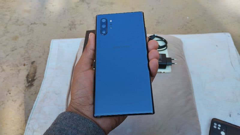 Samsung note 10 plus with box charger 3