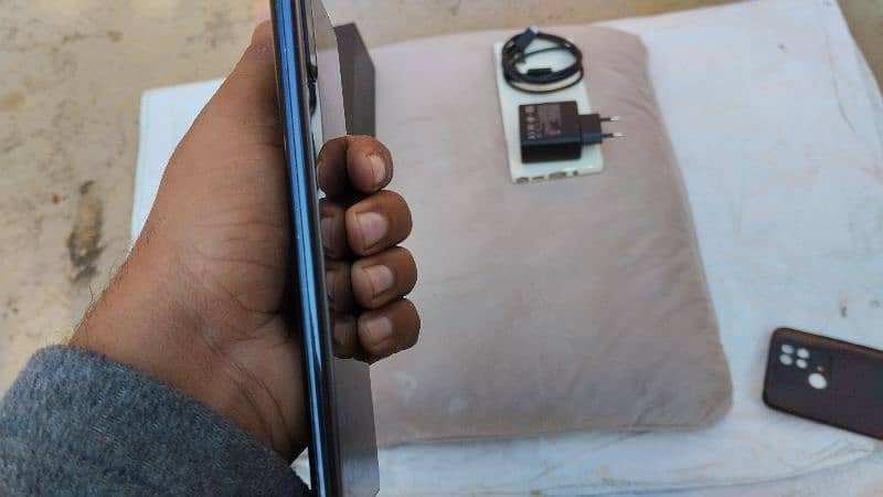 Samsung note 10 plus with box charger 5