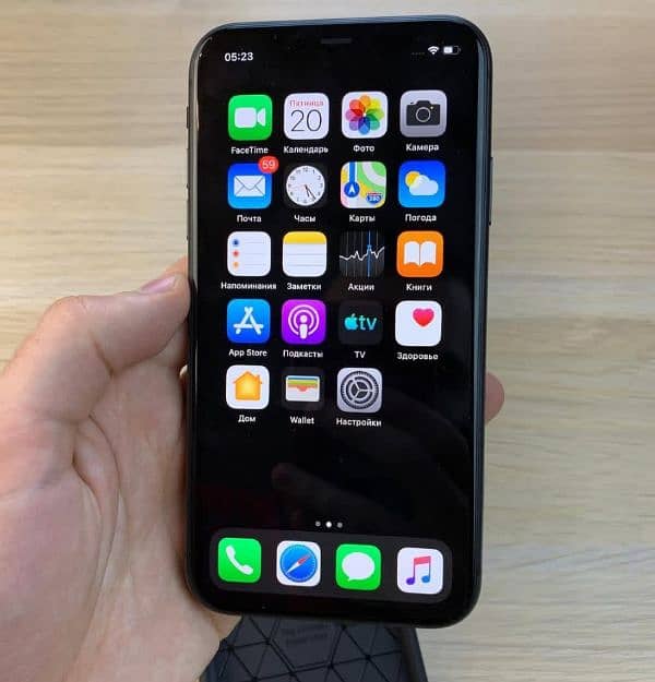 IPhone 11  jv 64 GB. . 5