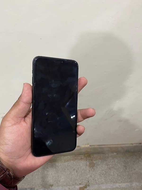 I phone 11 pro Max official PTA Approved 6