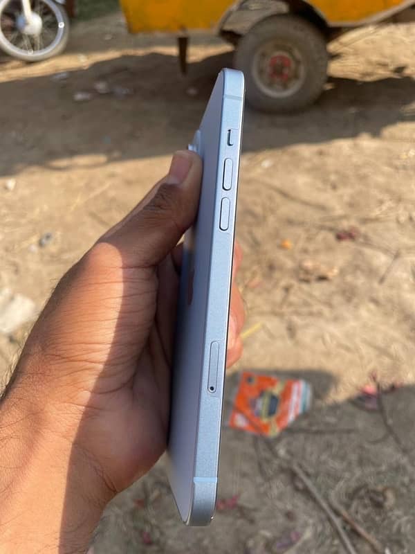 iPhone 14plus. Non PTA . Sim working 4