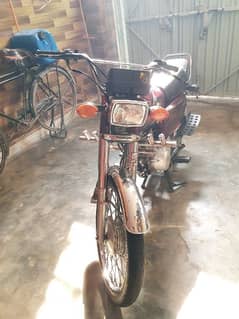 Honda 125 for sale. Genuine bike 16hazar chali hui