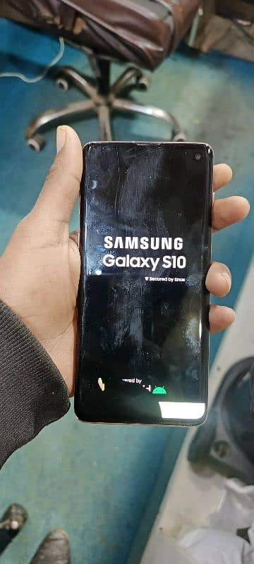 Samsung s10 disply cornr dout hy thora sa zaida pitchur main nzr a gia 1