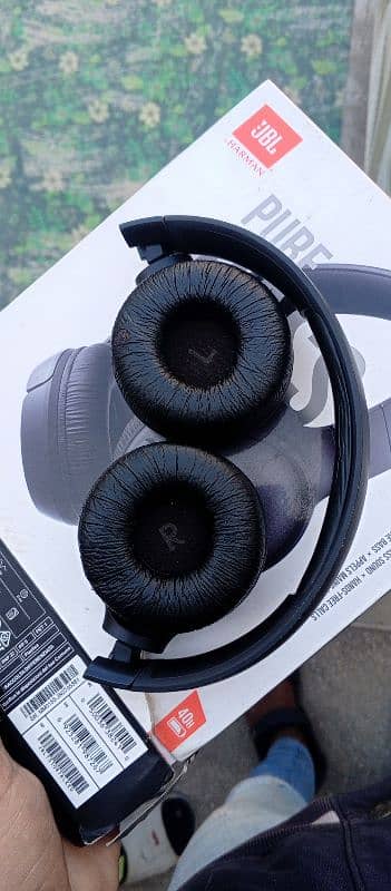 JBL headphones 1