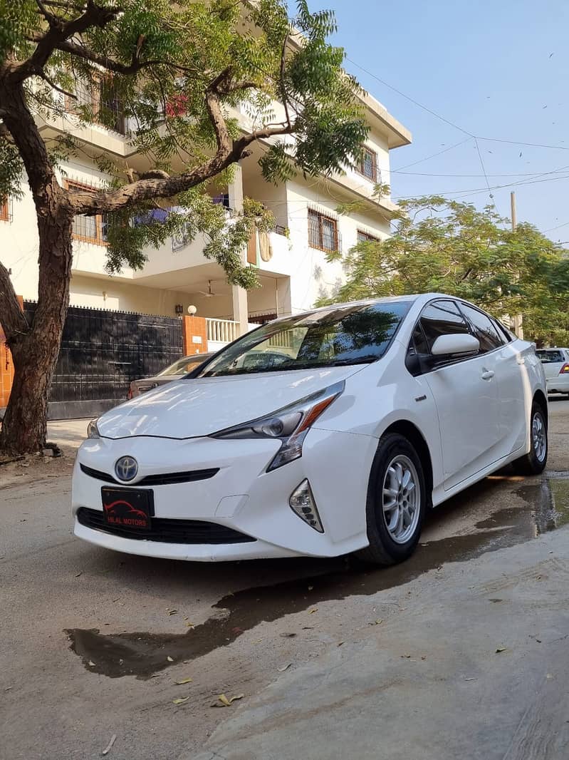 Toyota Prius 2016 1