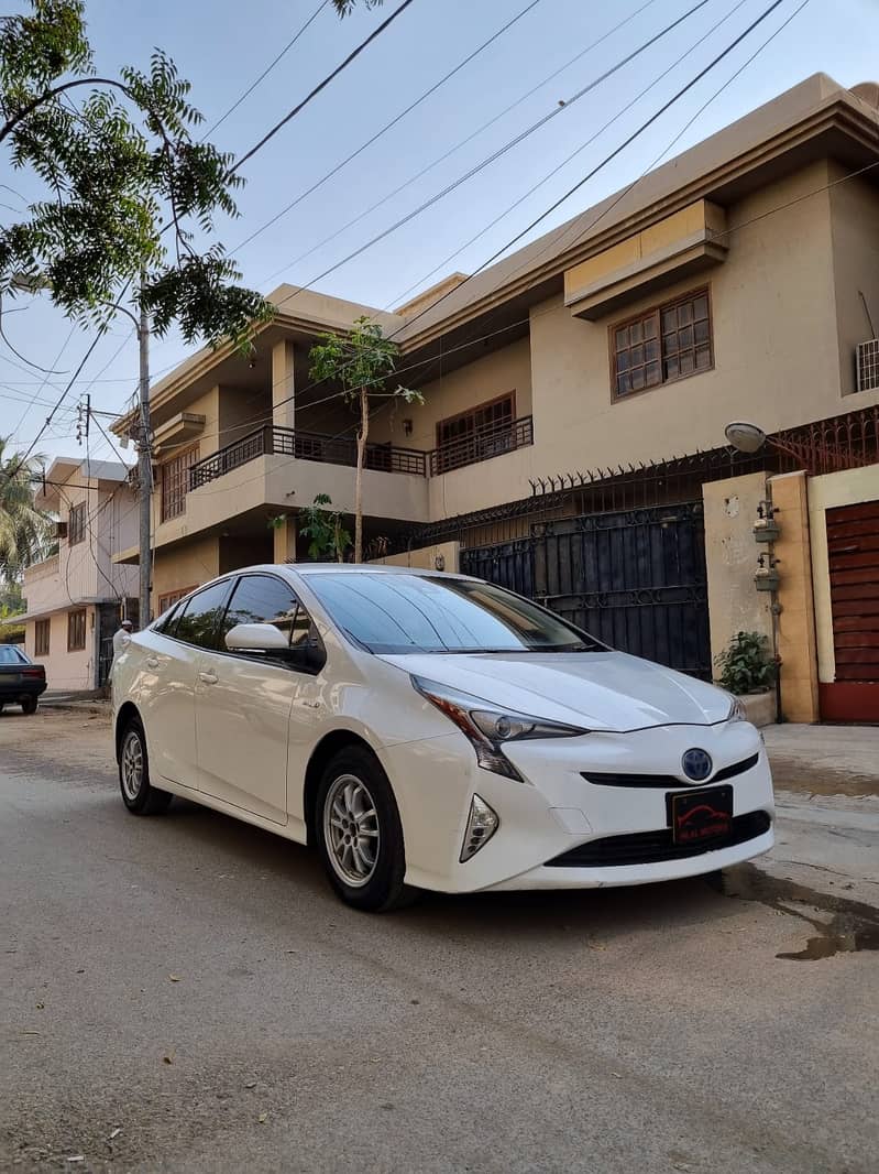 Toyota Prius 2016 3