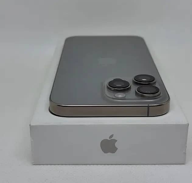 iPhone 16 pro max JV Natural Taitnium colour  10/10 condition 3