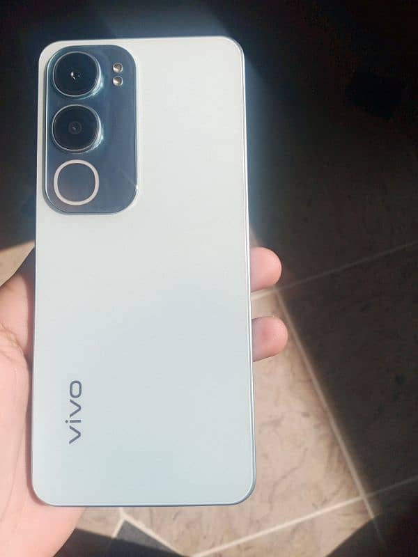 VIVO Y19s 1