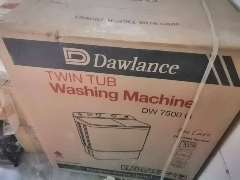 Dawlance twin tub washing machine. 0