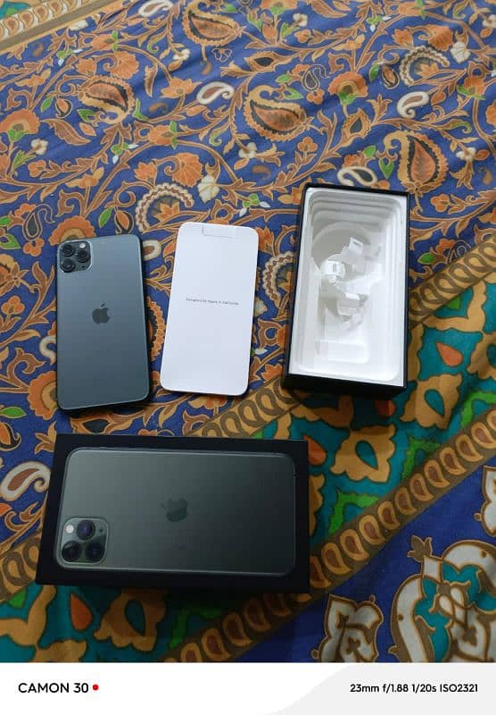 iPhone 11 pro max 256 GB full box 03203653808 2