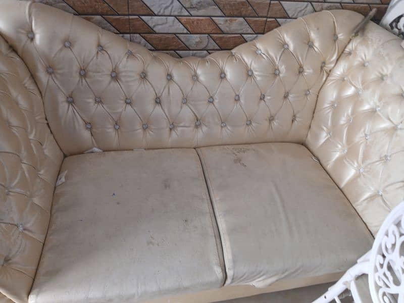 4 setar sofa set urgent sell 0,3,3,3-3,0,3,2,1,75 0