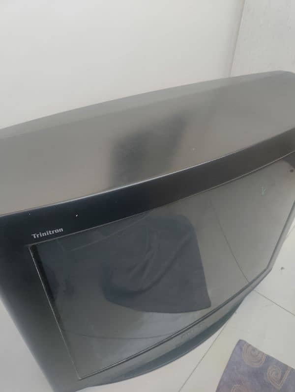 Orginal Sony tv hai 32 inches bilkul ok hai 0