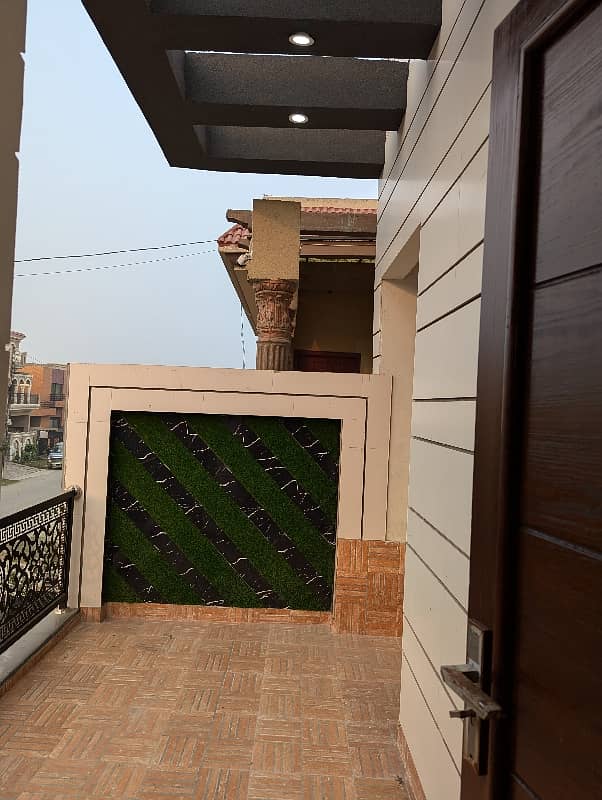 10 Marla Double Storey Pairs House Available For Sale In Architect Society Near UCP University Surrounding Joher Town Lahore 46