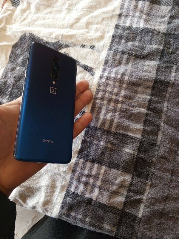 OnePlus 7 pro screen shade hai but working 100 krta hai 4