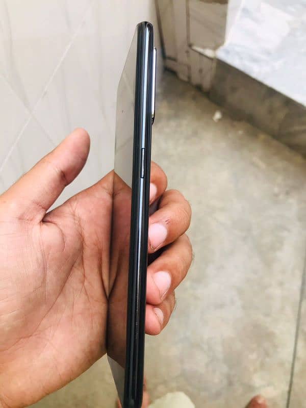 urgent sale oppo f19 condition turn by 10 6